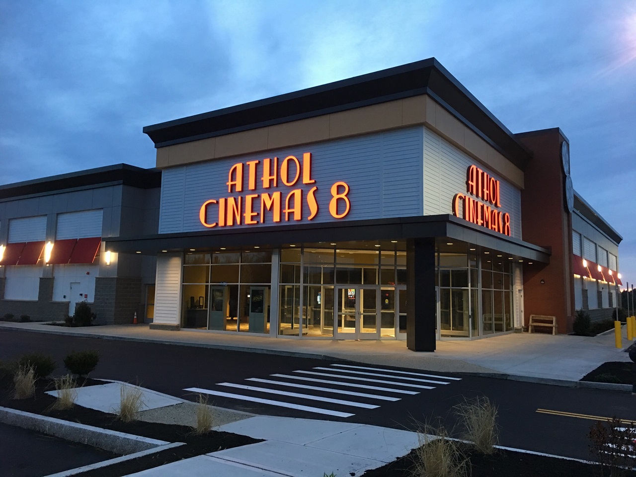 Athol Cinemas 8 in MA Showtimes Screendollars