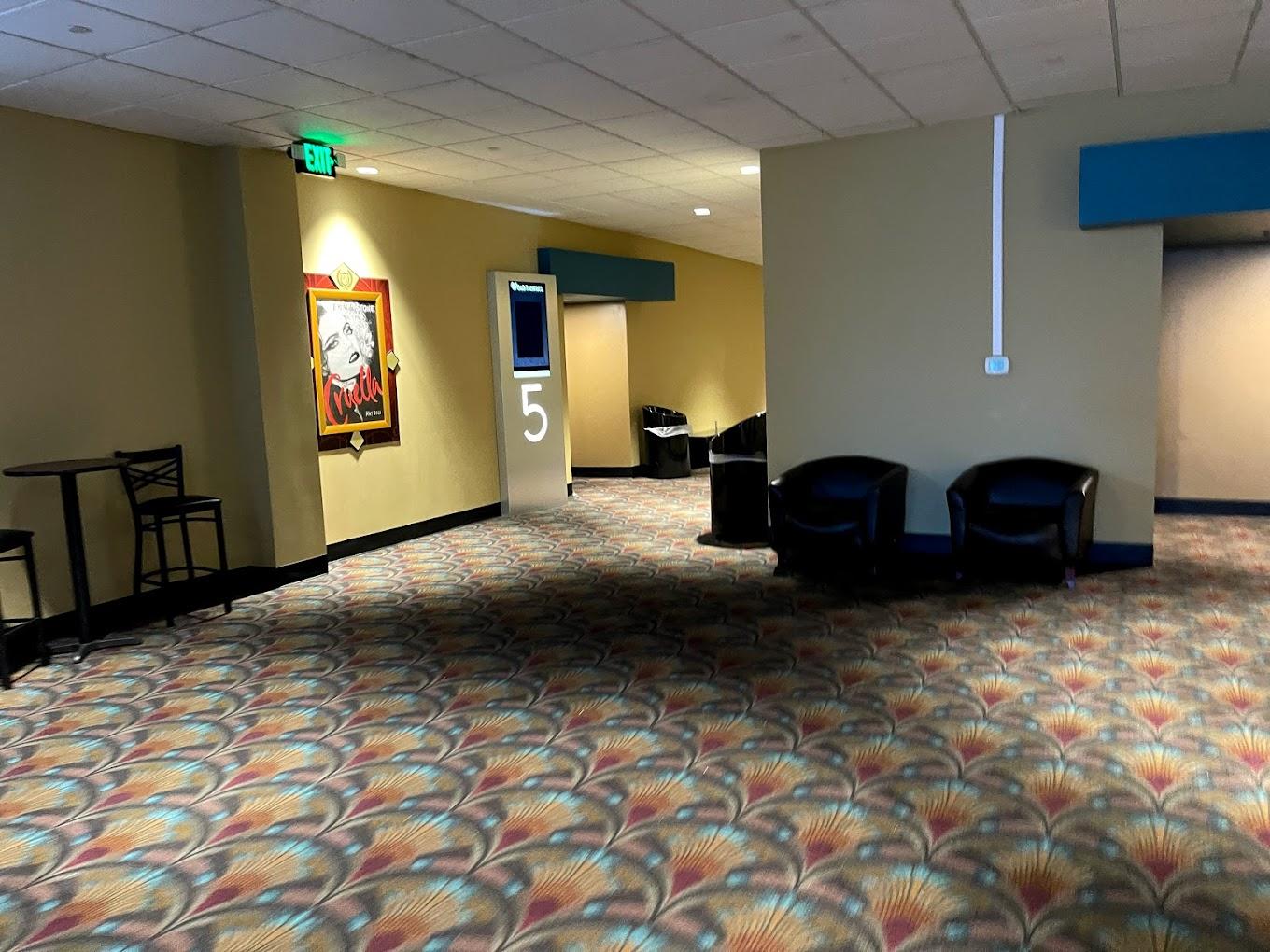 B&B Theatres Lee's Summit 16 Showtimes & Tickets