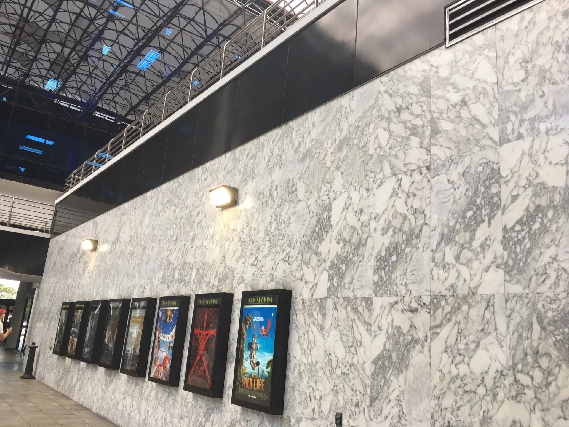 Le Jeune Cinemas 6 Showtimes & Tickets