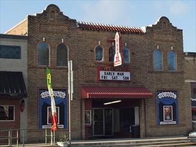 Palace Theater in Brady, TX - Screendollars