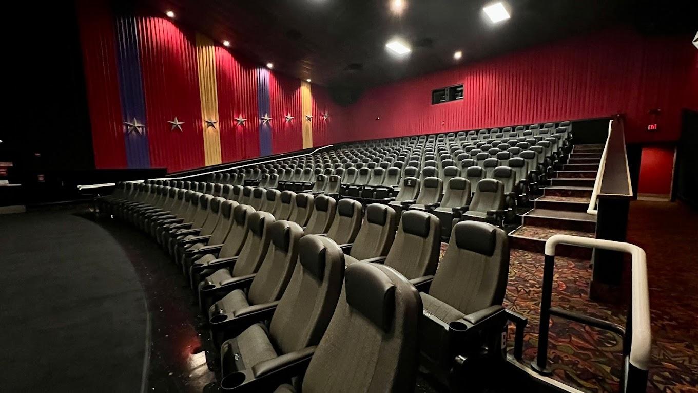 Regal Gateway - Showtimes & Tickets