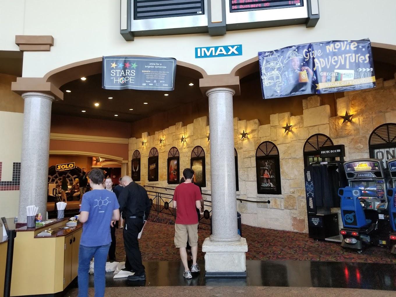 Regal Gateway - Showtimes & Tickets