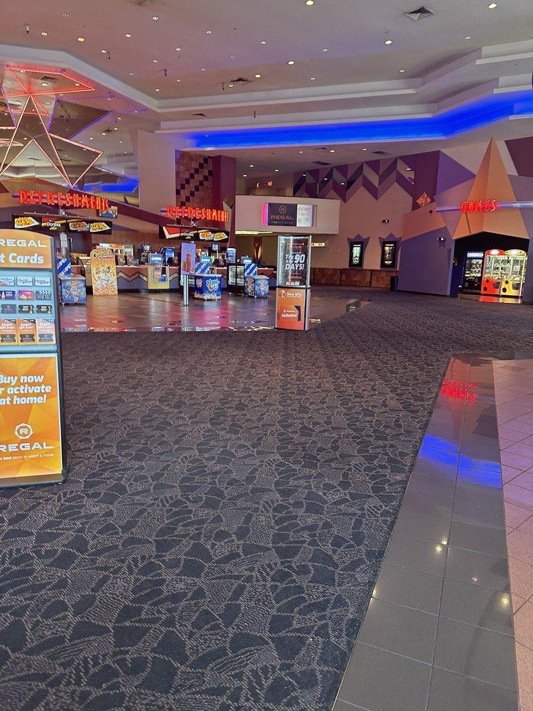 regal-manchester-fresno-theatre-showtimes-tickets