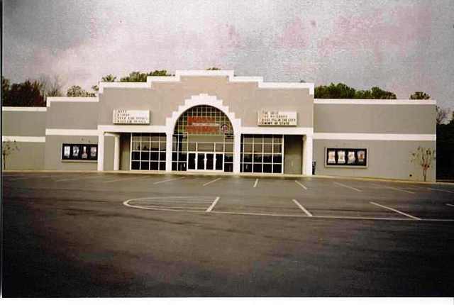 Full Moon Cineplex in Hermitage, TN - Screendollars