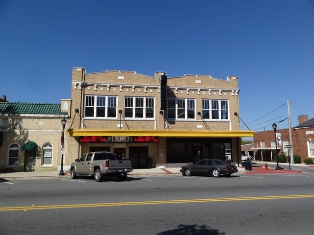 Gem Theatre in Calhoun, GA - Screendollars