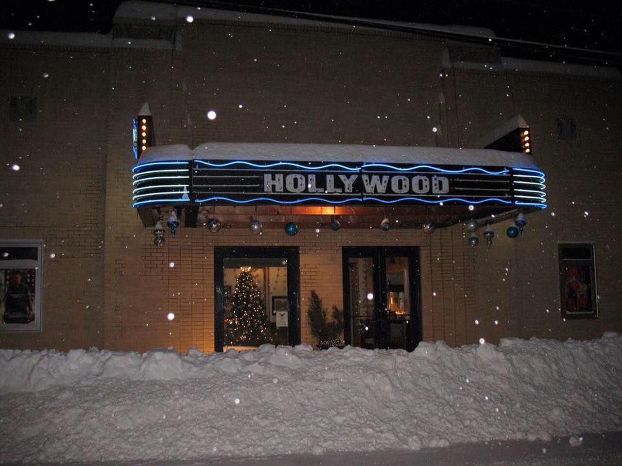 Hollywood Theatre in Au Sable Forks, NY Screendollars