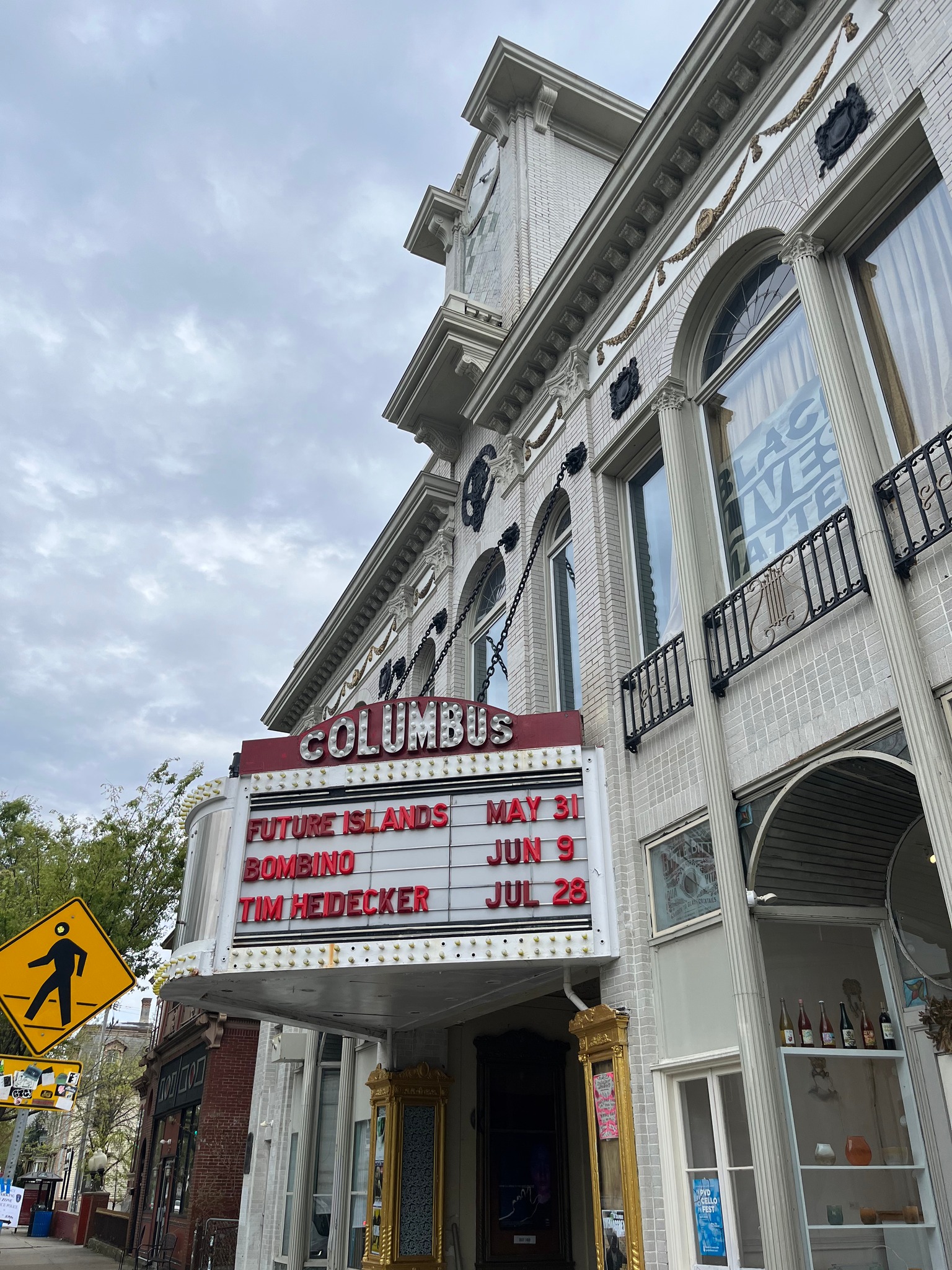 Columbus Theatre Providence, RI - Showtimes - Screendollars