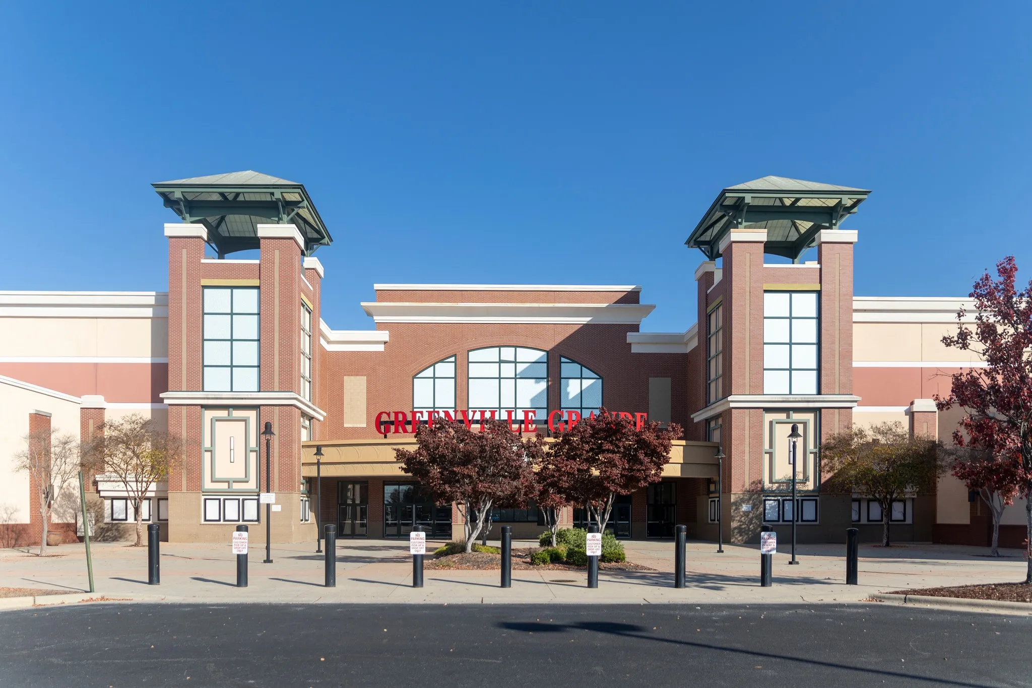 Golden Ticket Greenville Grande + Elite Showtimes & Tickets