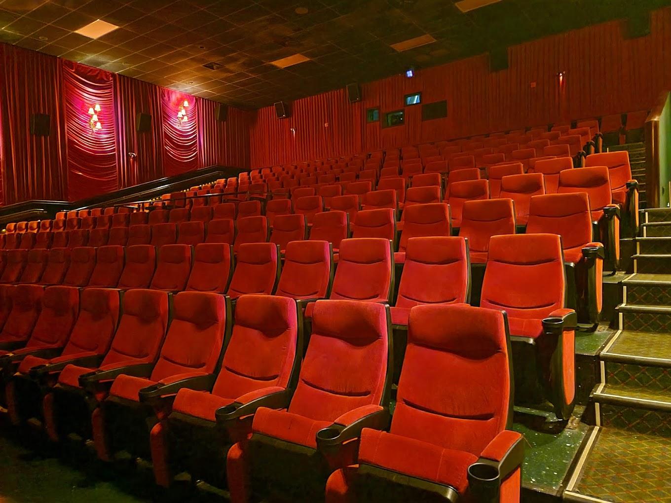 premiere oaks 10 showtimes